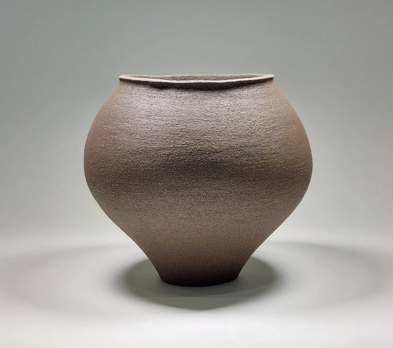 Sculptural Ceramic Vessel – Short Contemporary Form